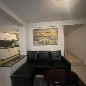 https://center-apartments-1.hotels-in-tirana.com