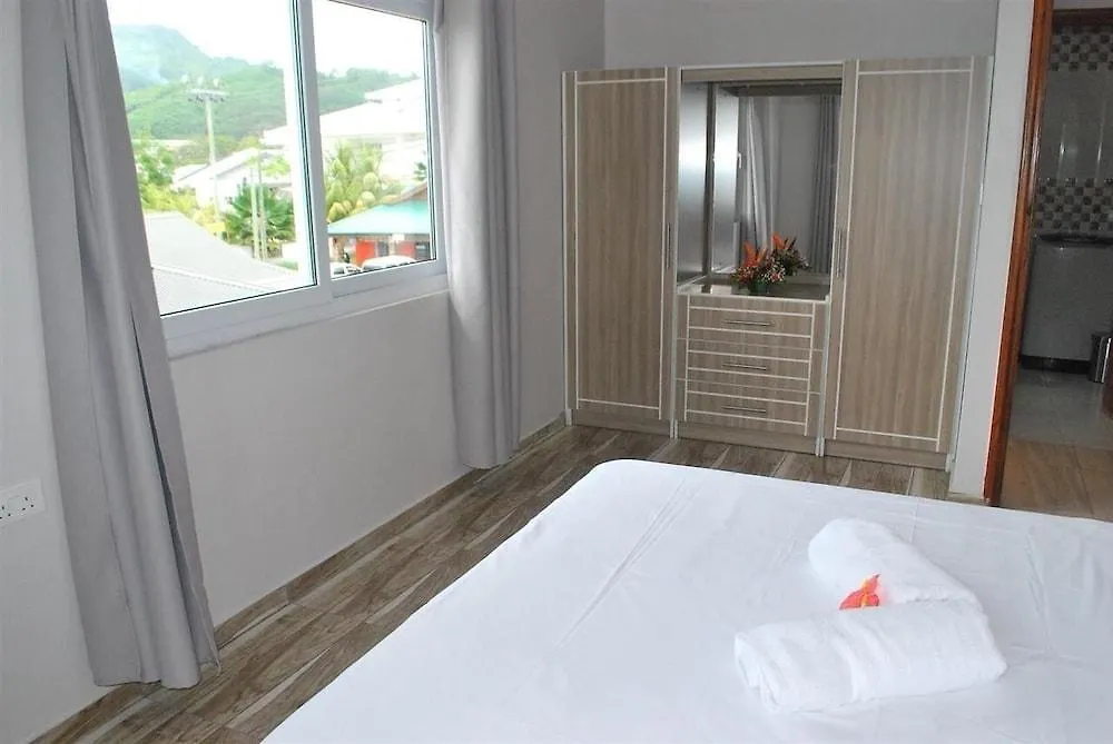 140 négyzetméteres, 4 hálószobás, 4 saját fürdőszobával rendelkező Apartman Mahé Island területén Anse Royale Seychelles - szigetek